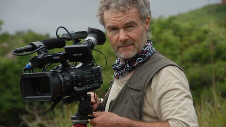 Hanspeter Bäni: "Der Reporter" : Geschichten jenseits der Dreharbeiten : eine audiovisuelle Lesung | © Kantonsbibliothek Obwalden